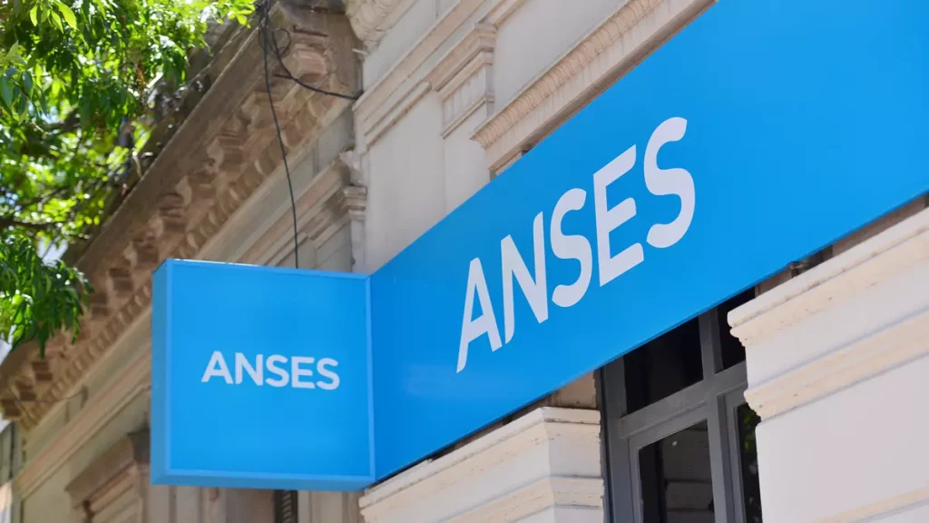 Cartel en delegación de Anses