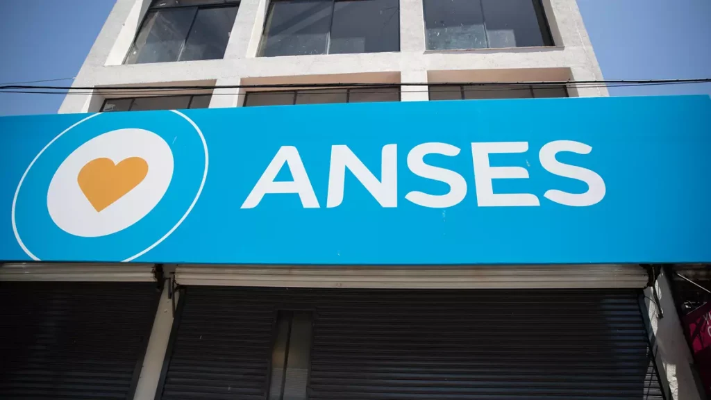 Cartelera de una oficina de Anses