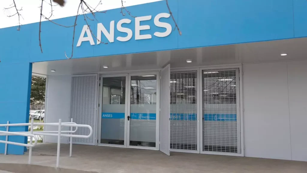 Entrada de la oficina de Anses