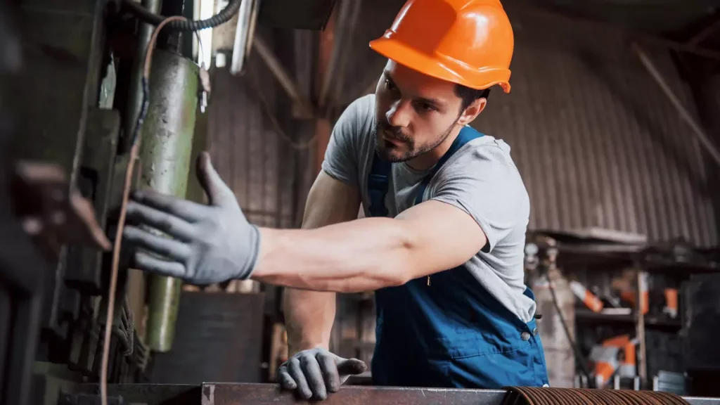 Trabajador en su puesto laboral